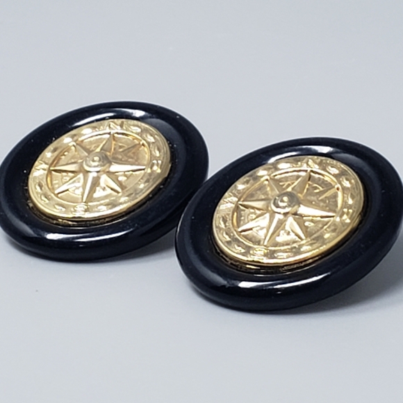 Vintage Compass Earrings - Picture 4 of 10